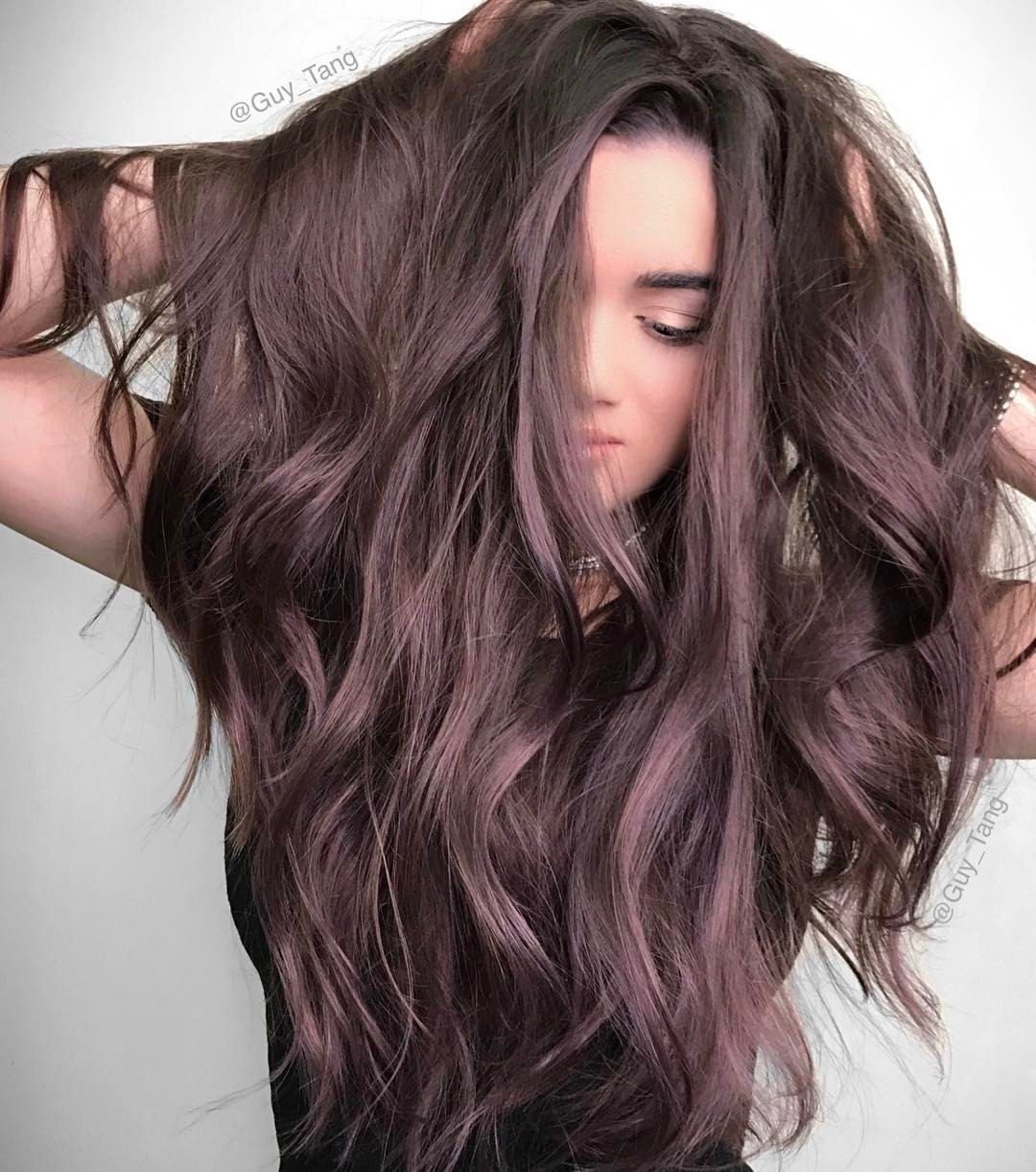 Каштаново розовый. Коричнево-фиолетовый цвет волос. Каштановый с фиолетовым оттенком. Коричневый цвет волос. Коричнево фиолетовый оттенок волос.