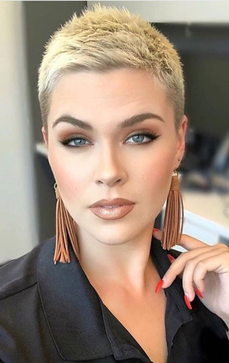 Halsey short hair