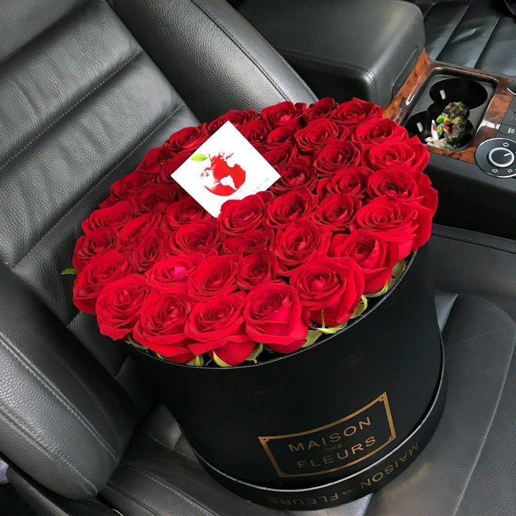 Розы в машине