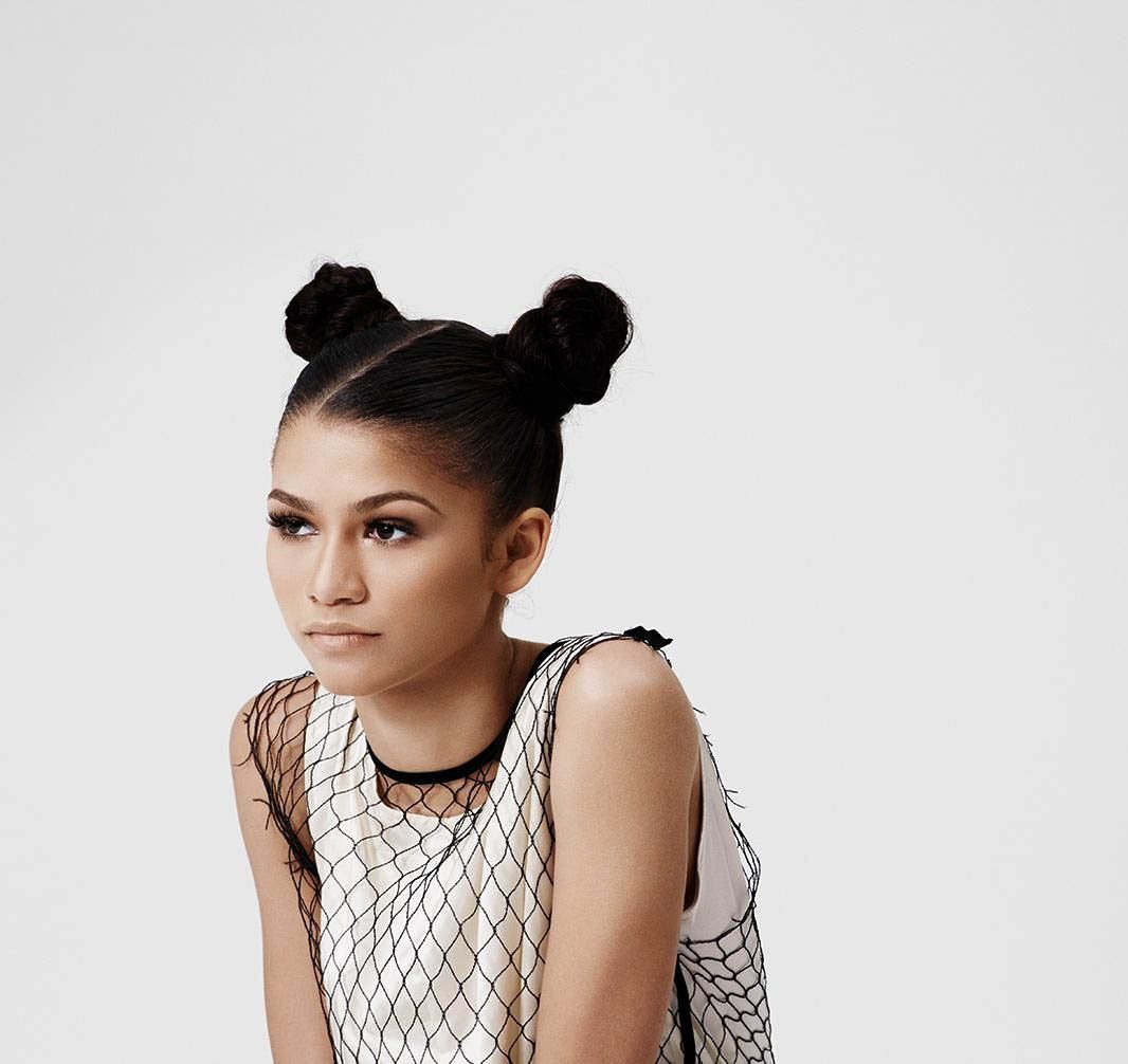 Zendaya 2 косичками