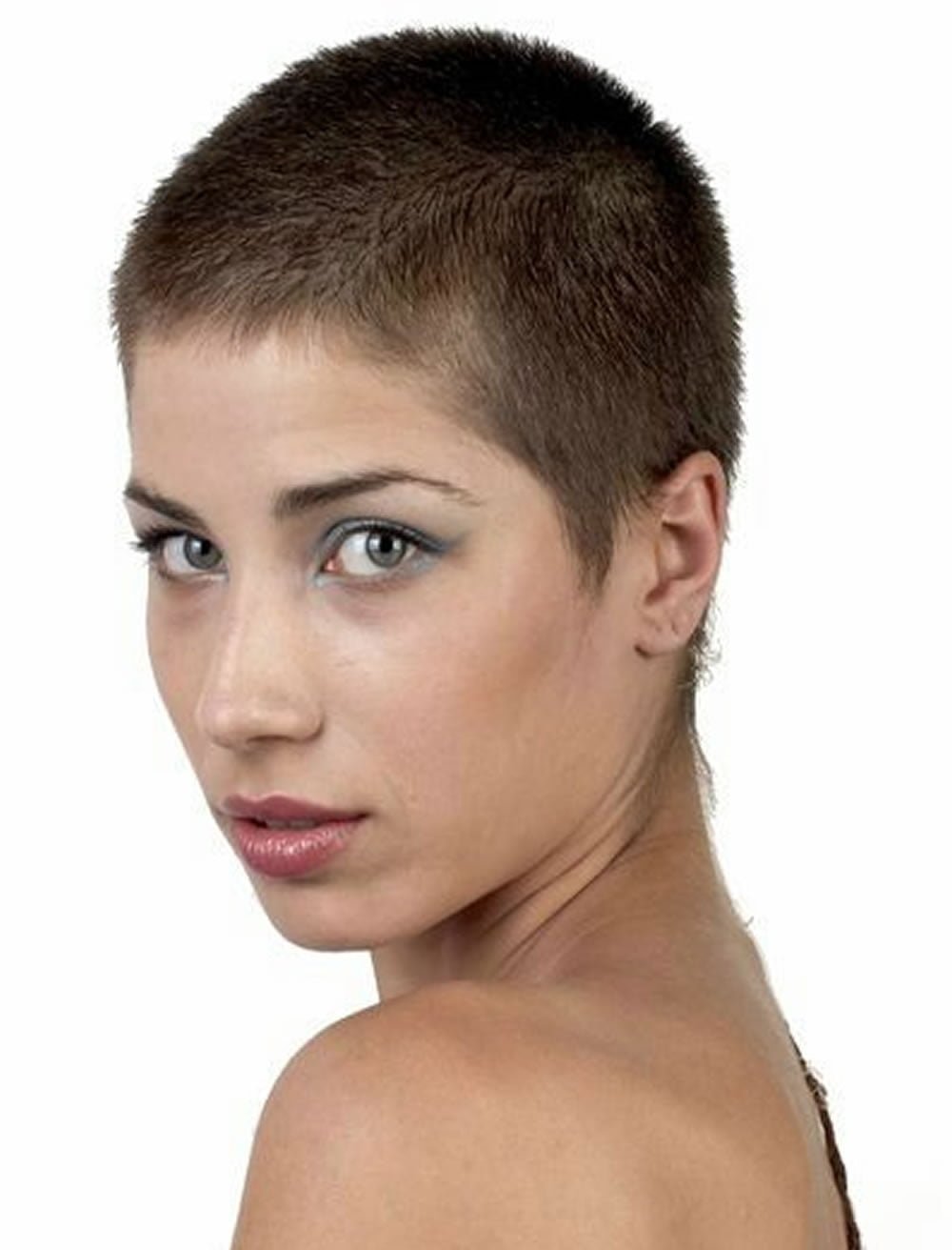 Ультра короткие стрижки