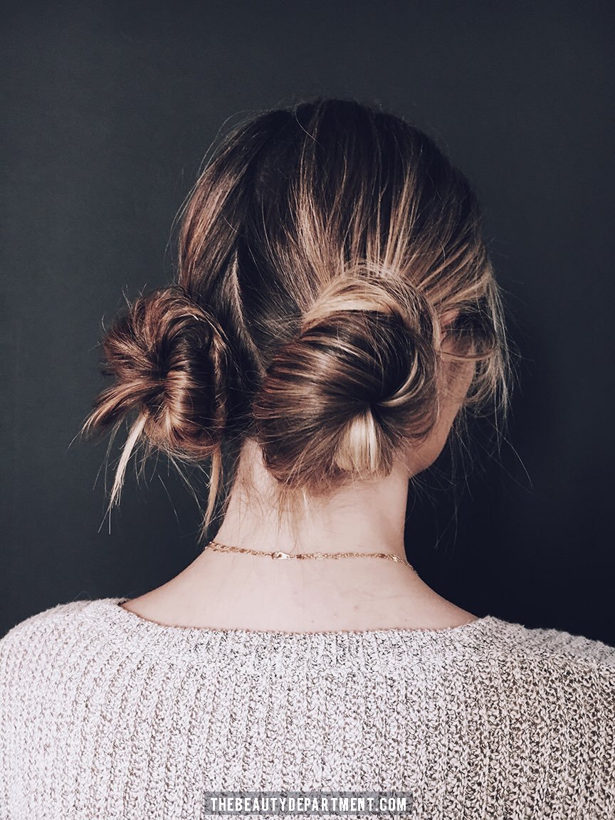 Прическа messy bun