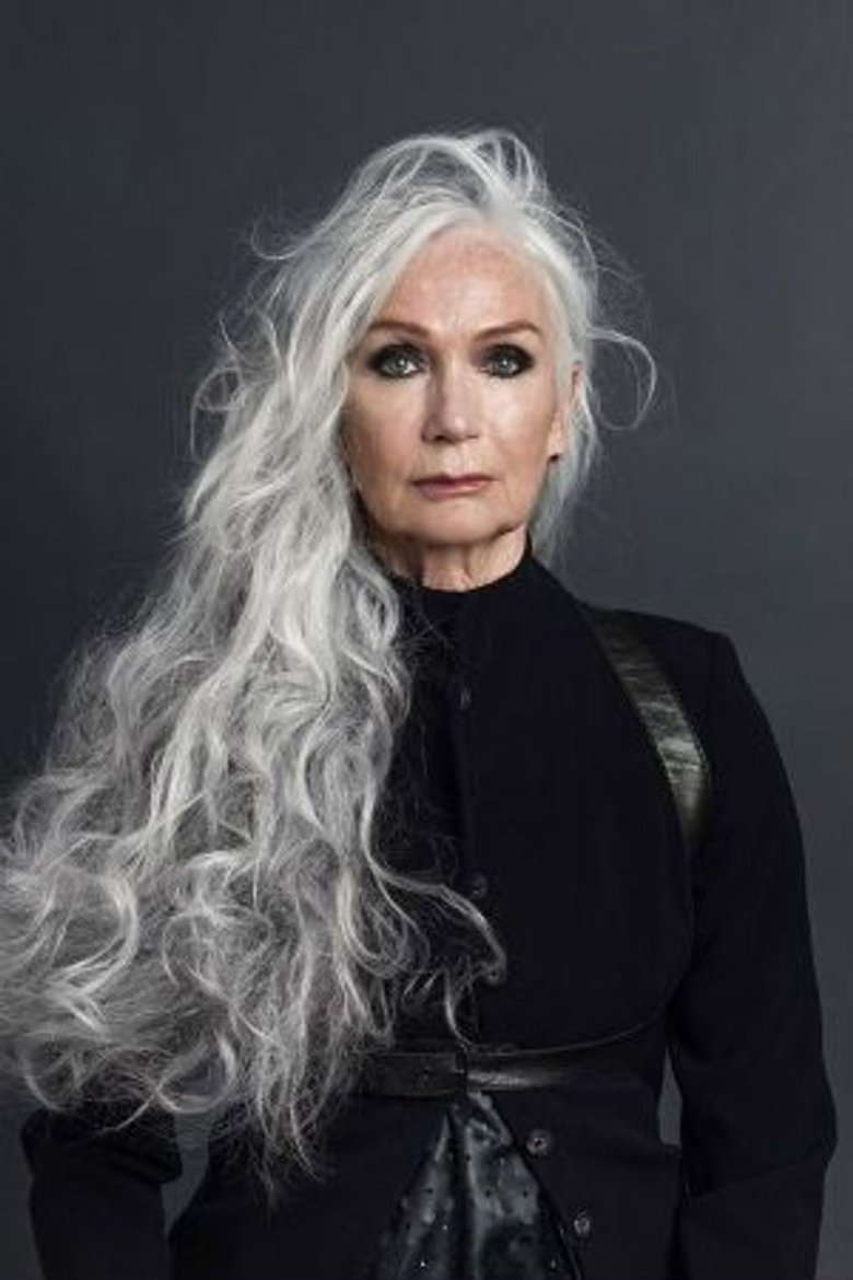 Дафна Хикс Grey hair