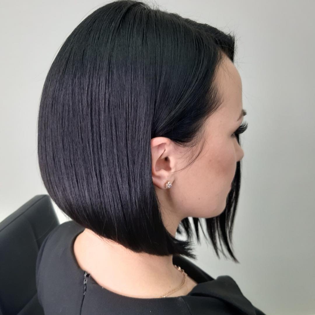 Короткое каре с удлиненными передними прядями