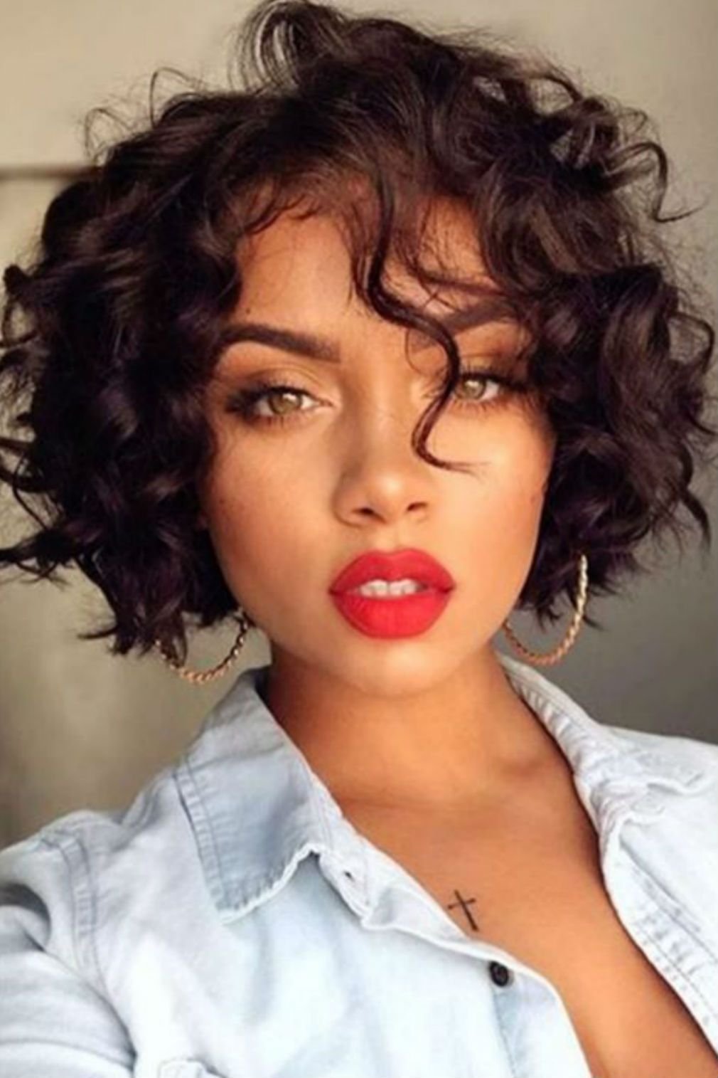Curly Bob модель