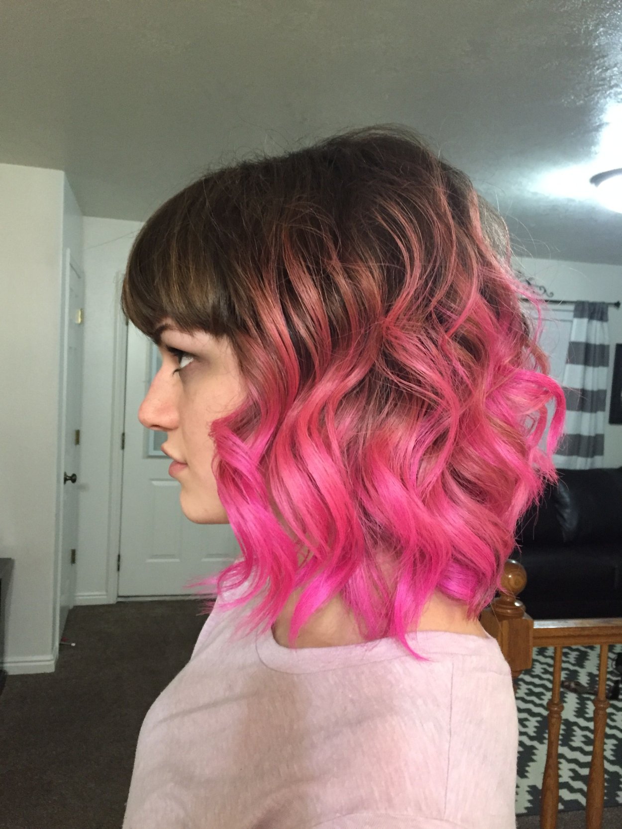 Розовое омбре на короткие волосы