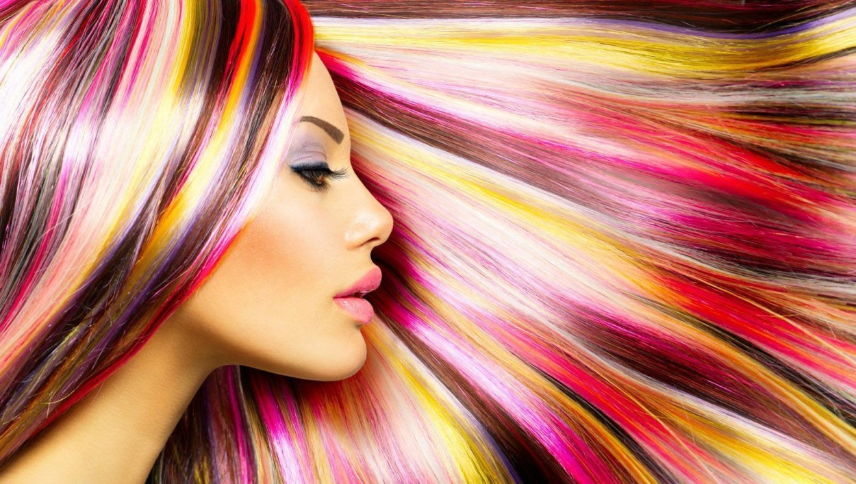 Покраска волос перьями