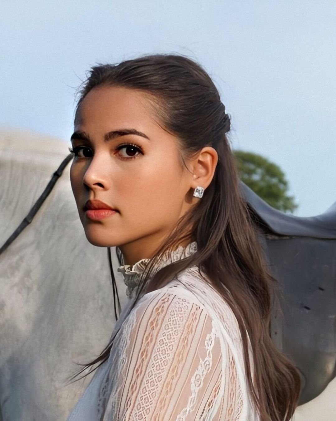 Яя (Yaya Urassaya Sperbund)