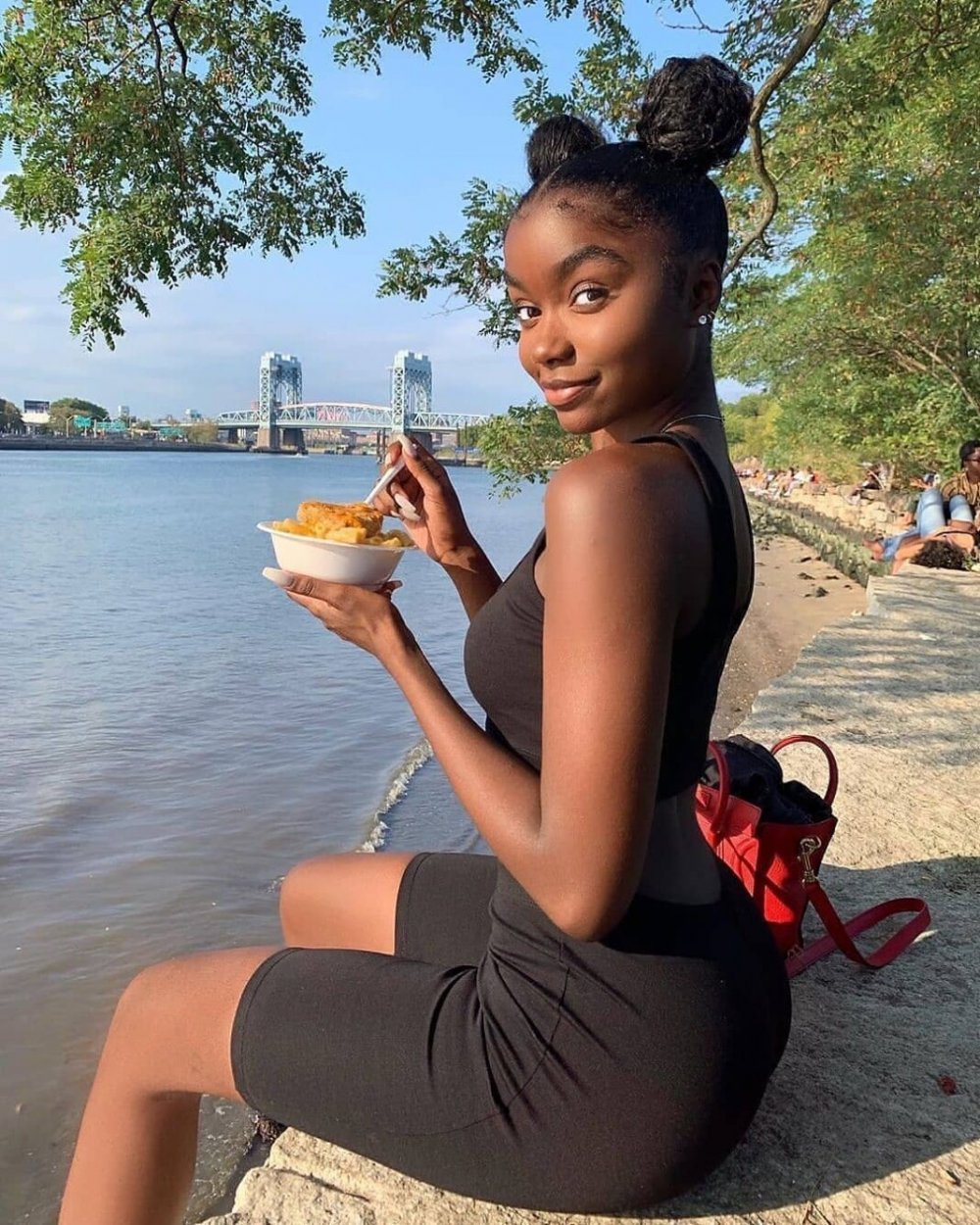 Jamaica ebony Дэвис