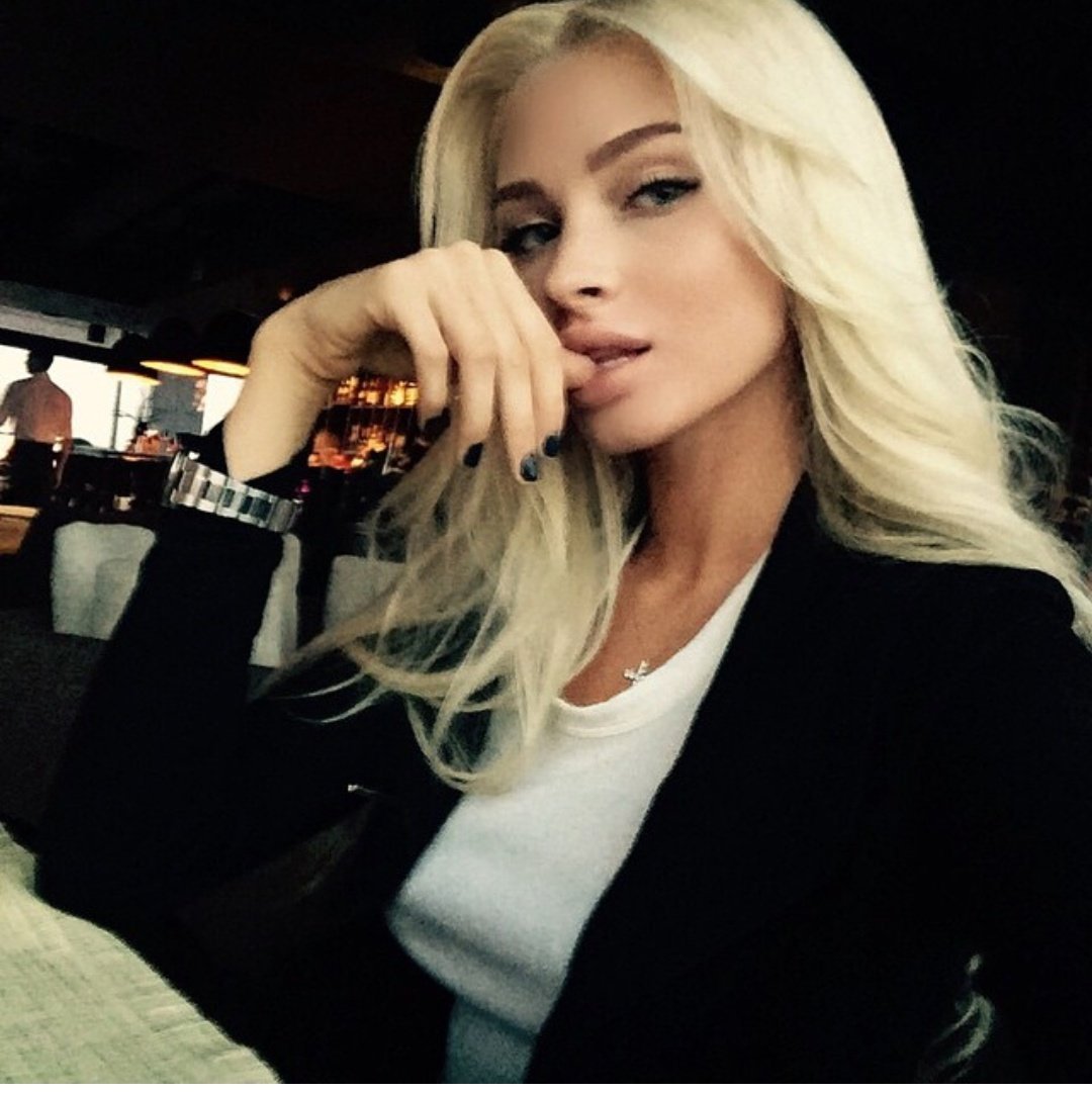 Алена Шишкова селфи