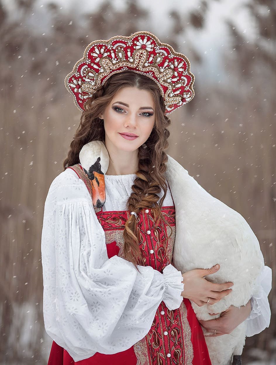 Русская красавица в кокошнике