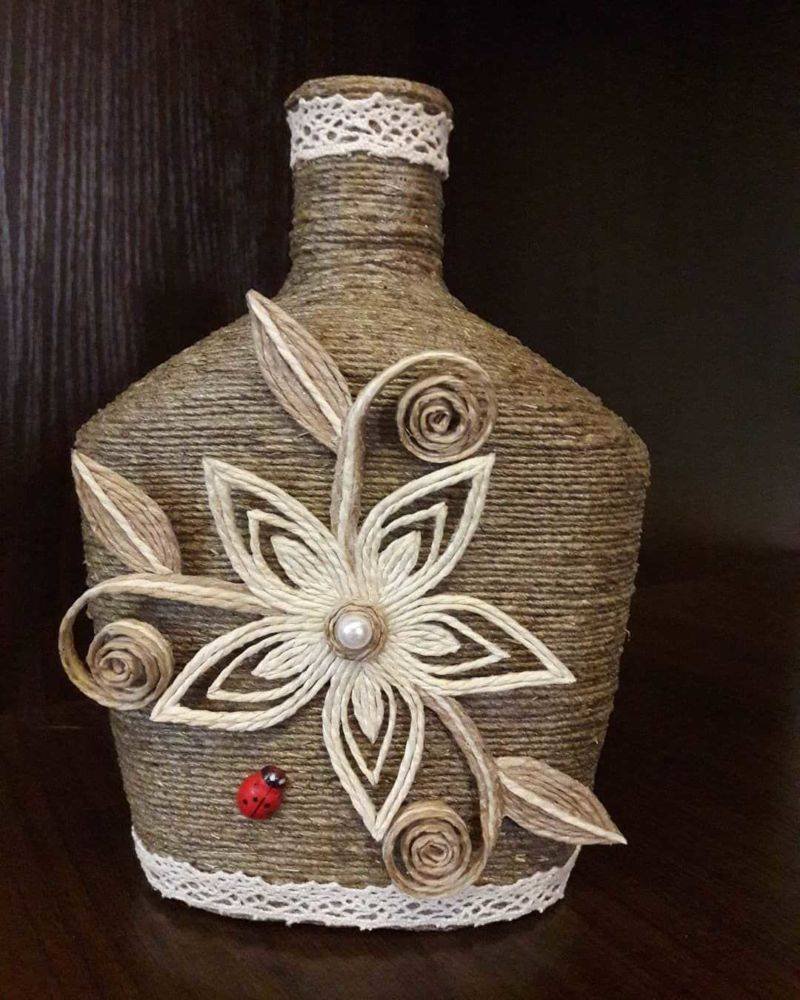Джутовая филигрань на бутылках