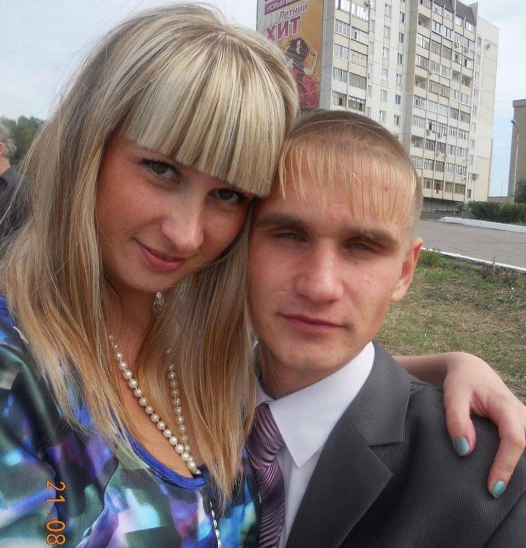 Парень и девушка селкой