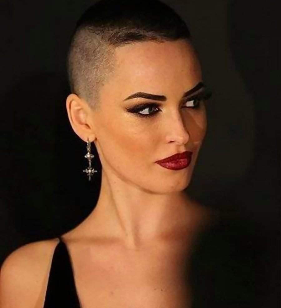 Stella певица лысая