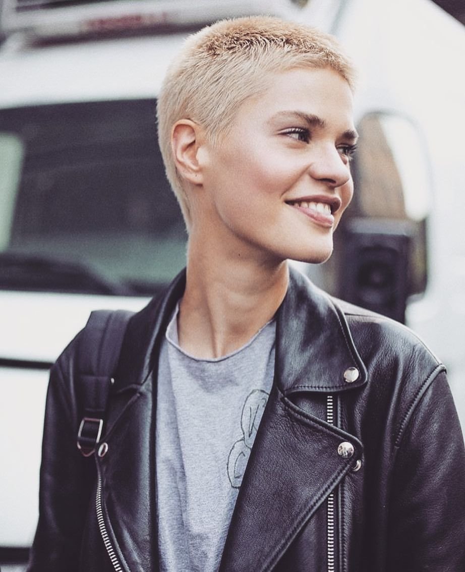 Buzz Cut стрижка женская