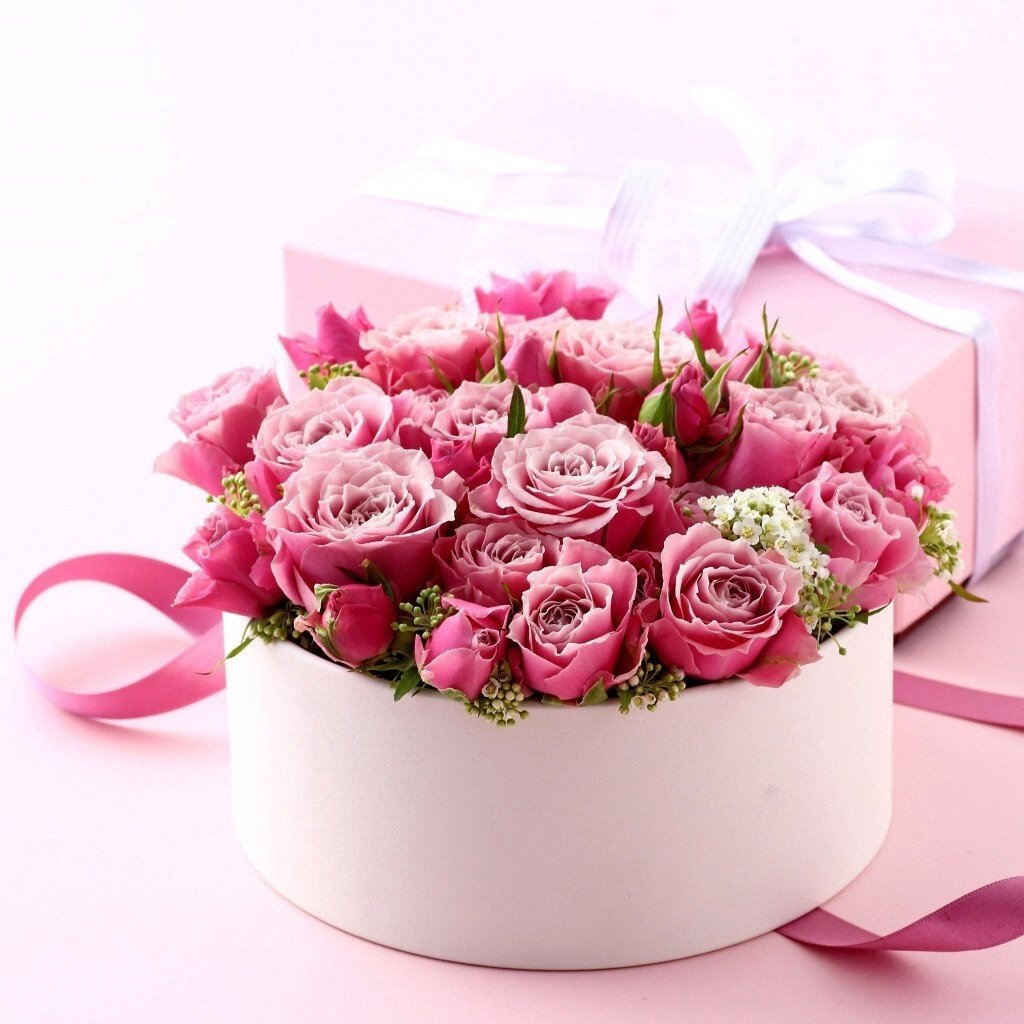 Открытка с днем рождения женщине красивые цветы