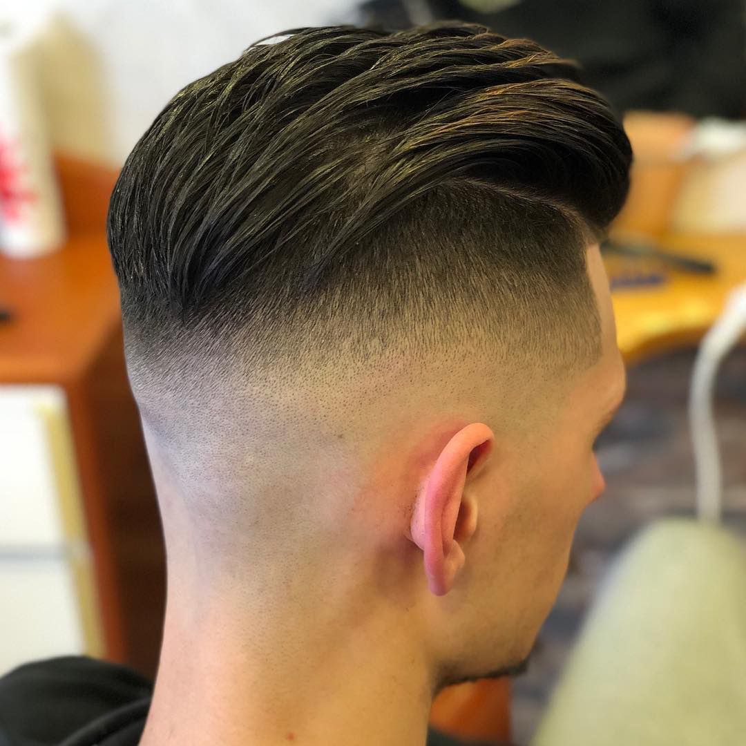 Прическа Undercut