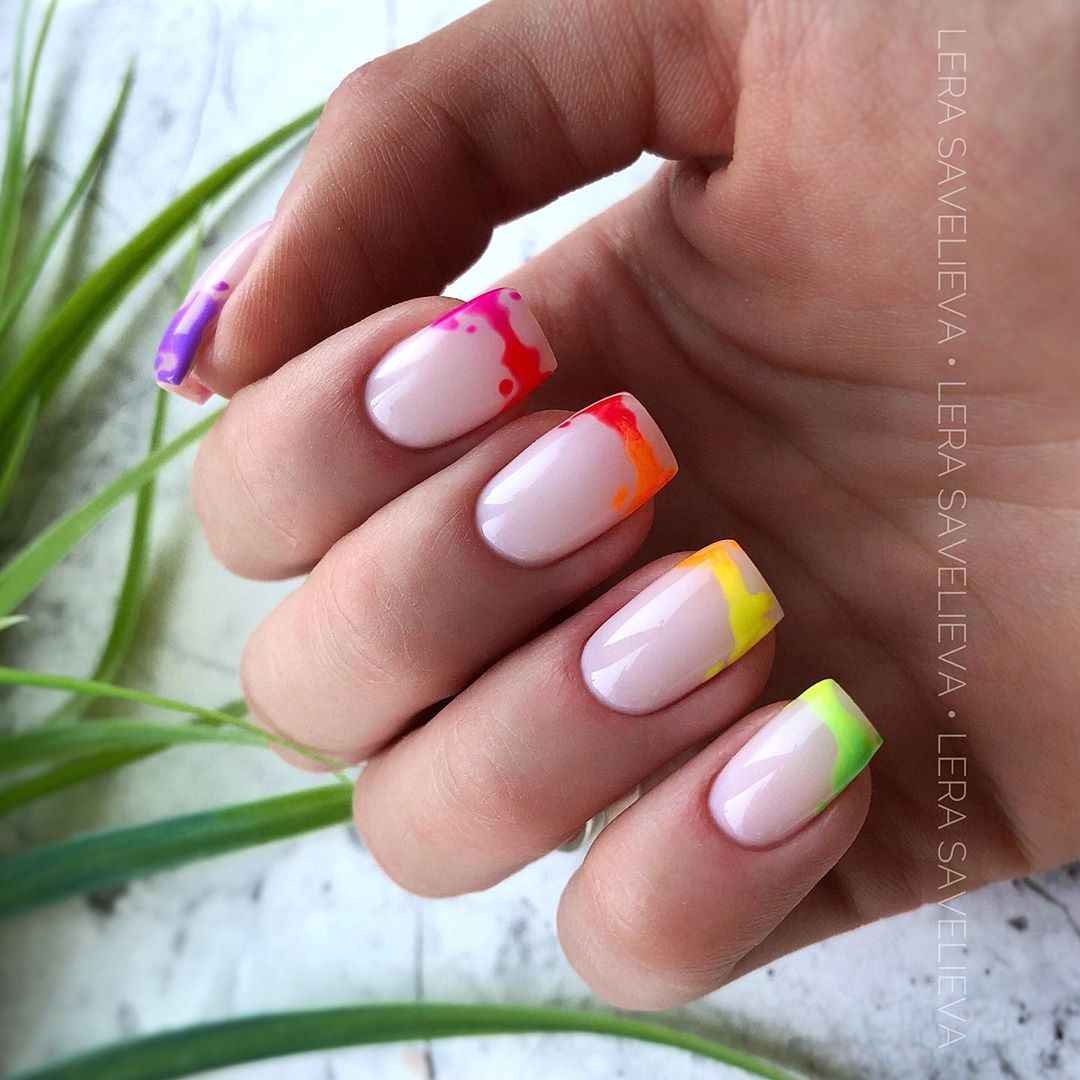 Маникюр неоновый френч