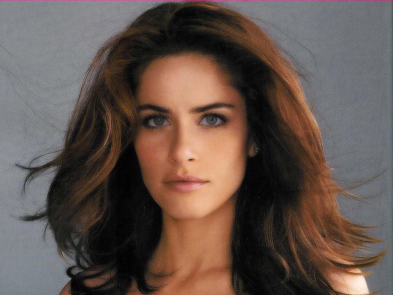 Amanda Peet