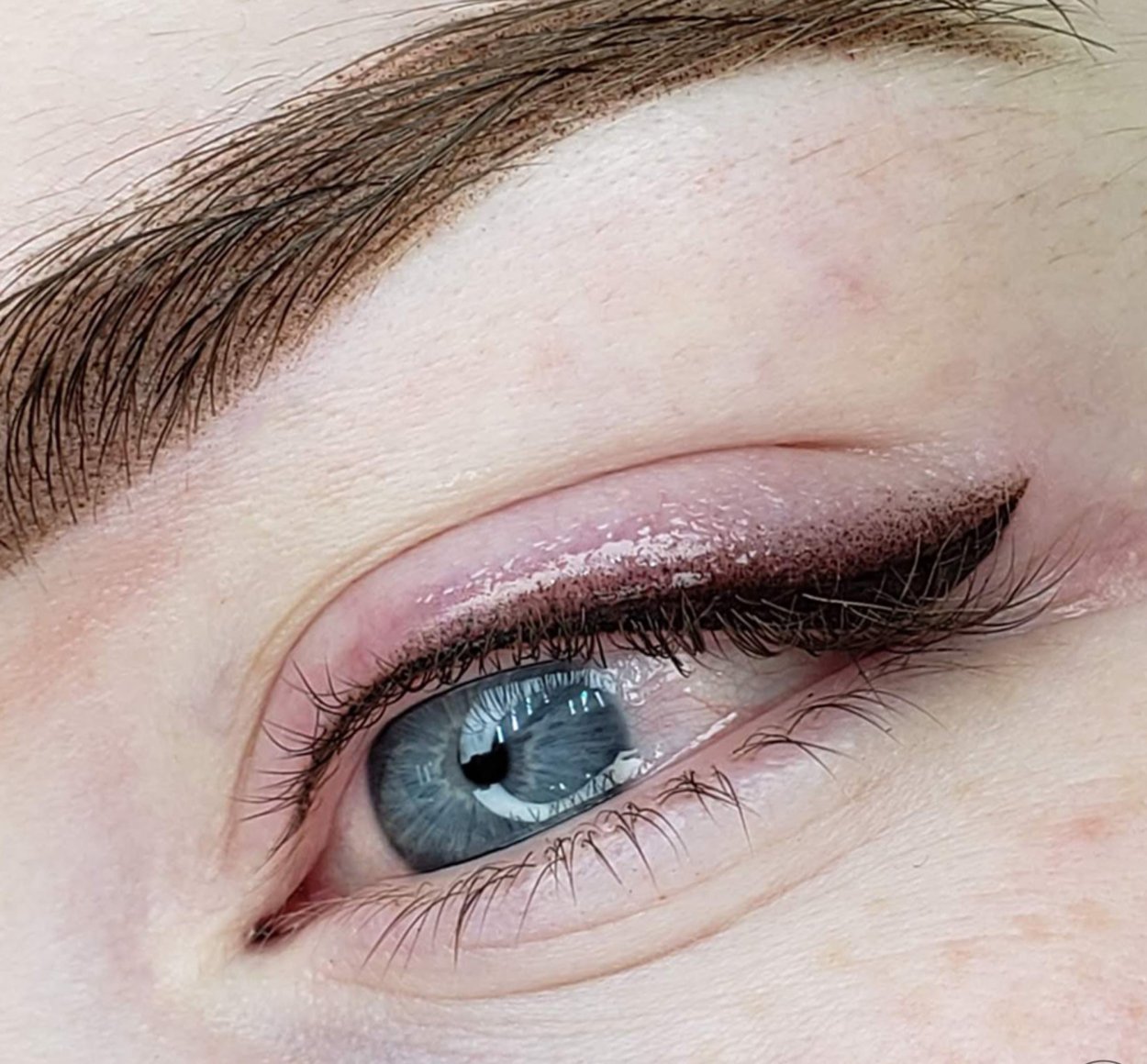 Перманентный макияж глаз с растушевкой