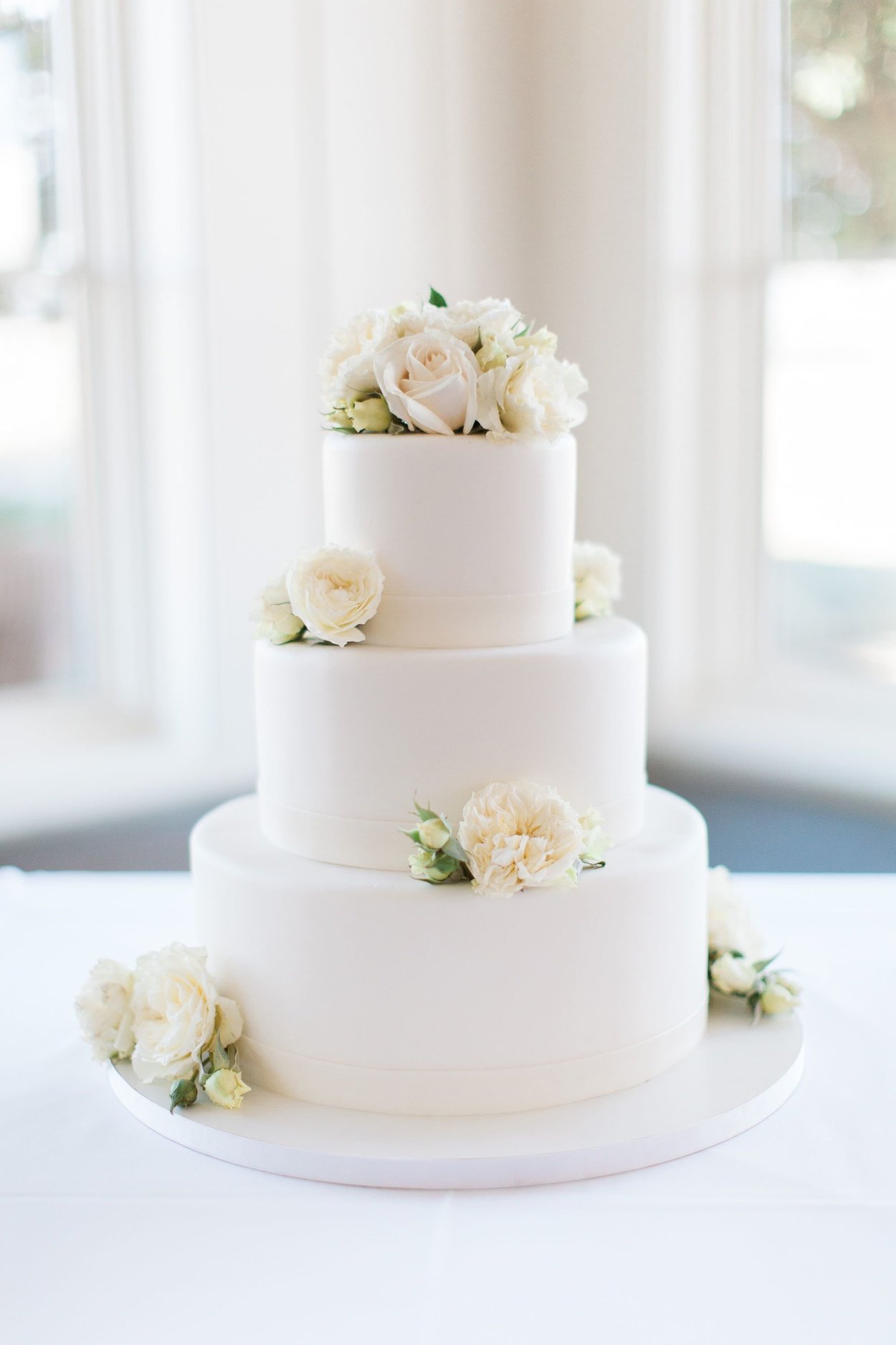 Свадебный трехъярусный торт