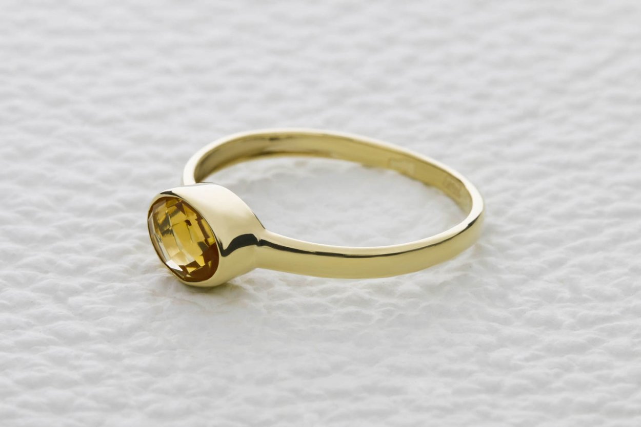 Кольцо с белым и желтым золотом