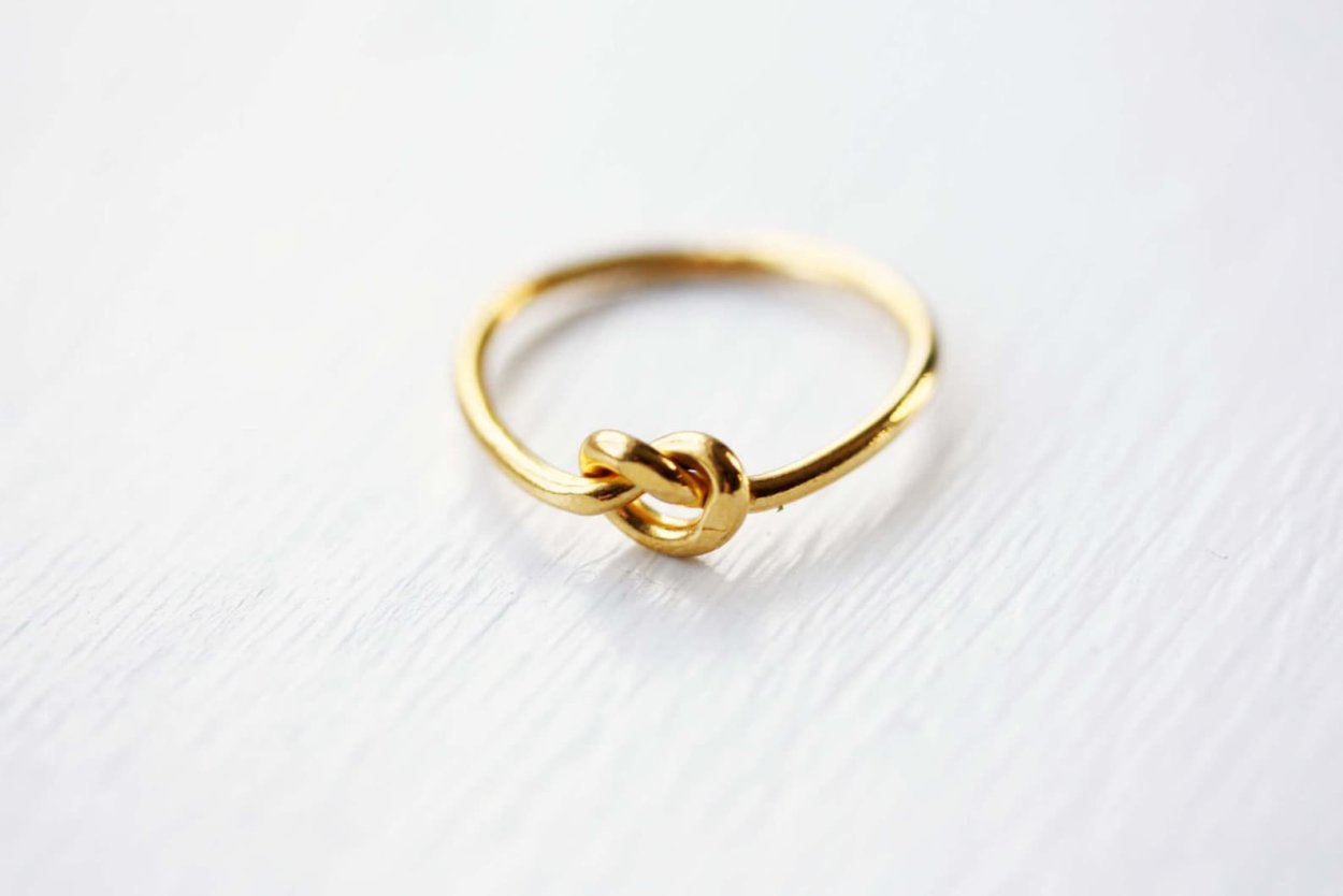 Золотое кольцо узелок