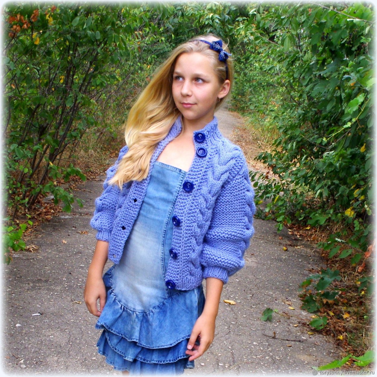 Вязаный бомбер для девочки