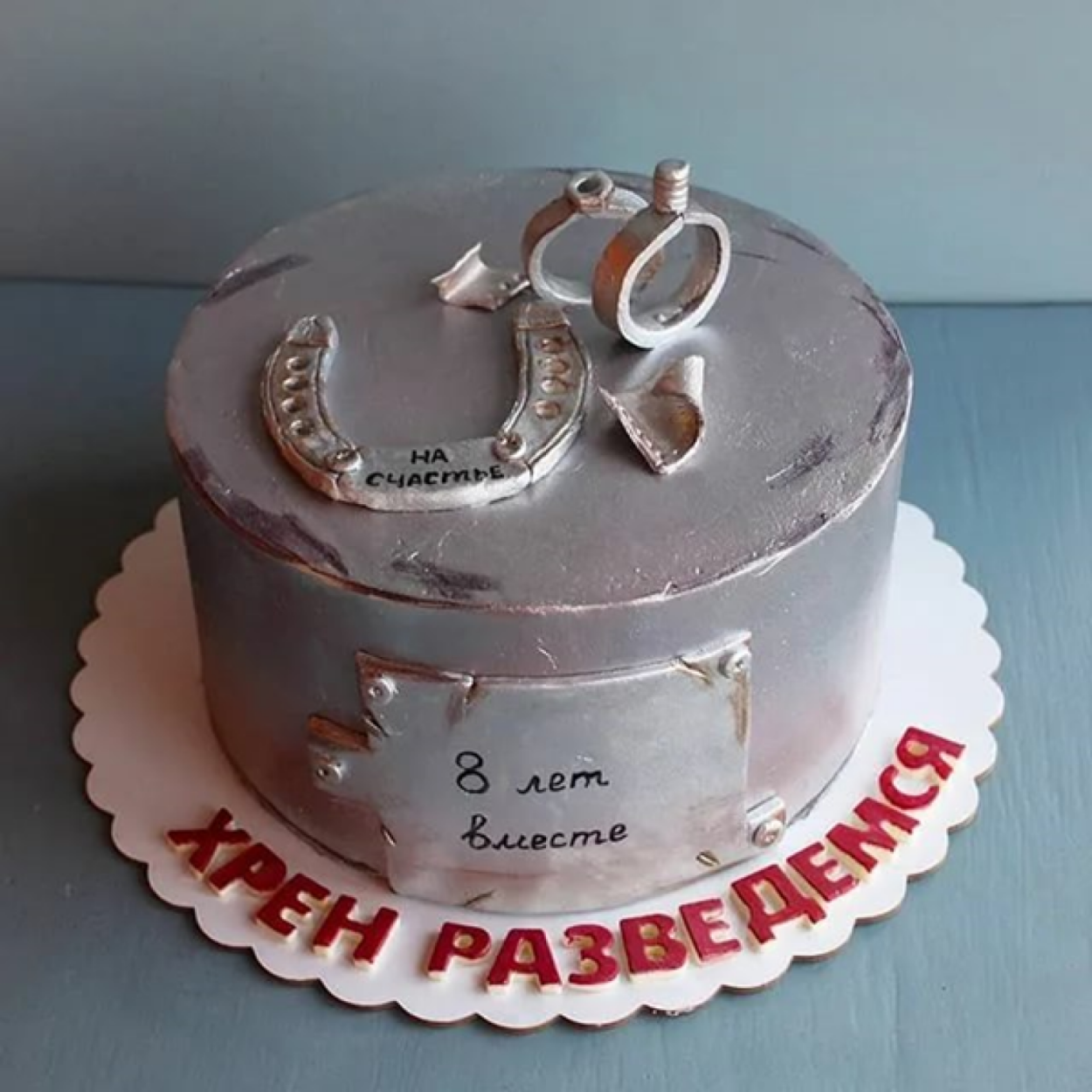Торт жестяная банка