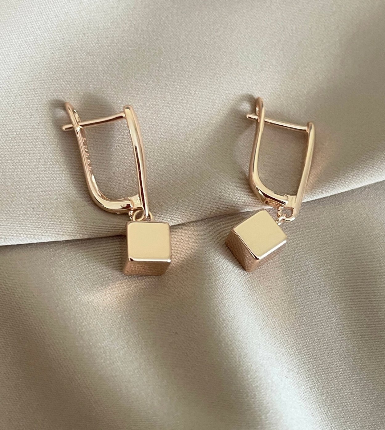 Сережки кубики