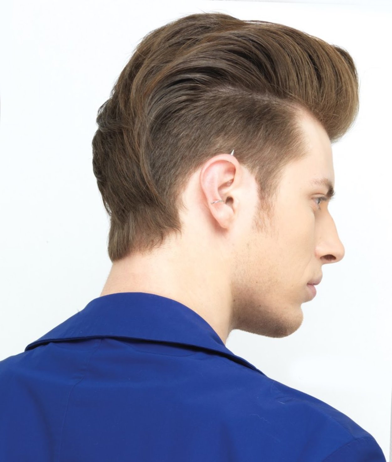 Undercut Вояж стрижка мужская