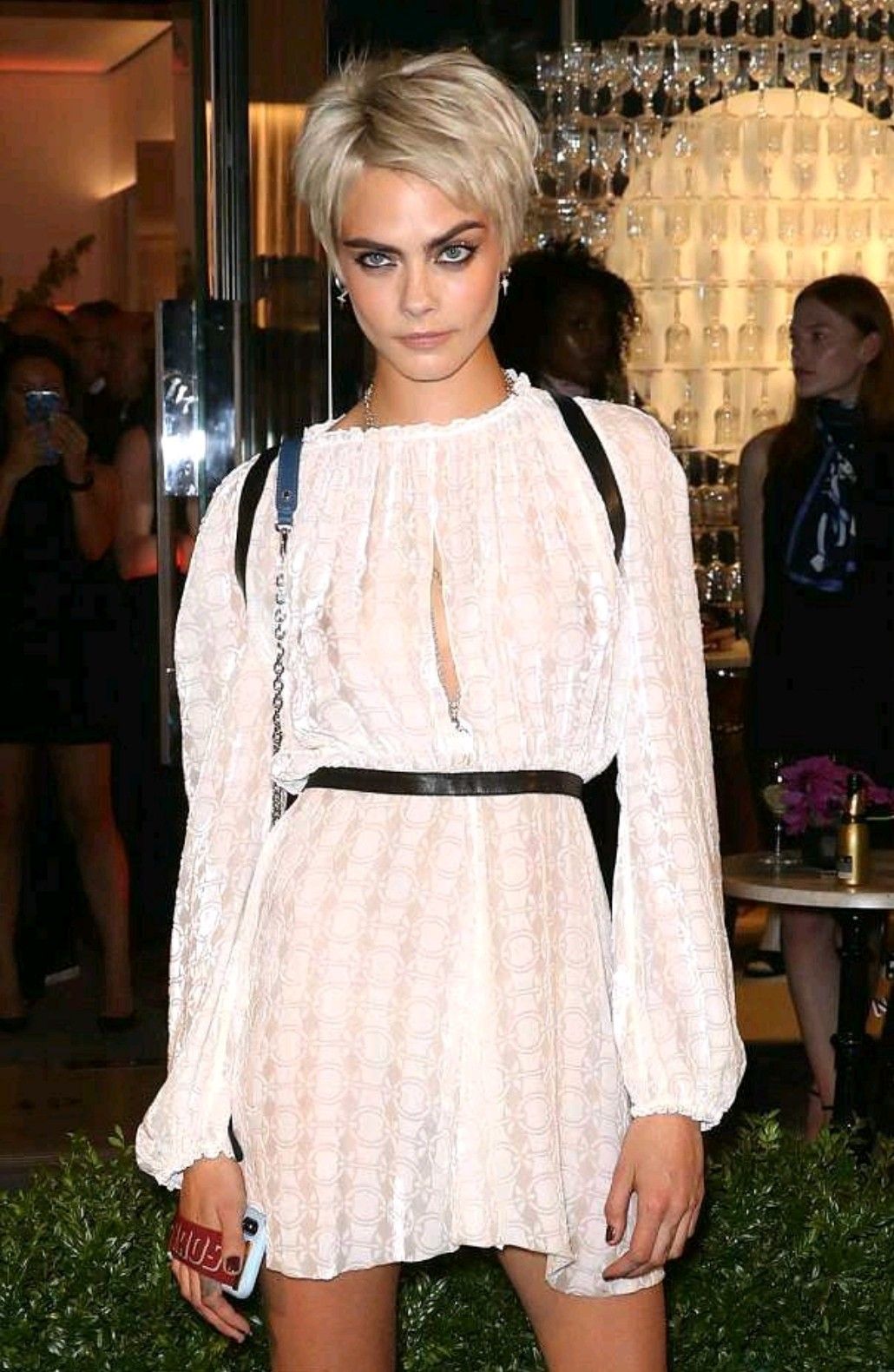 Cara Delevingne с короткой стрижкой