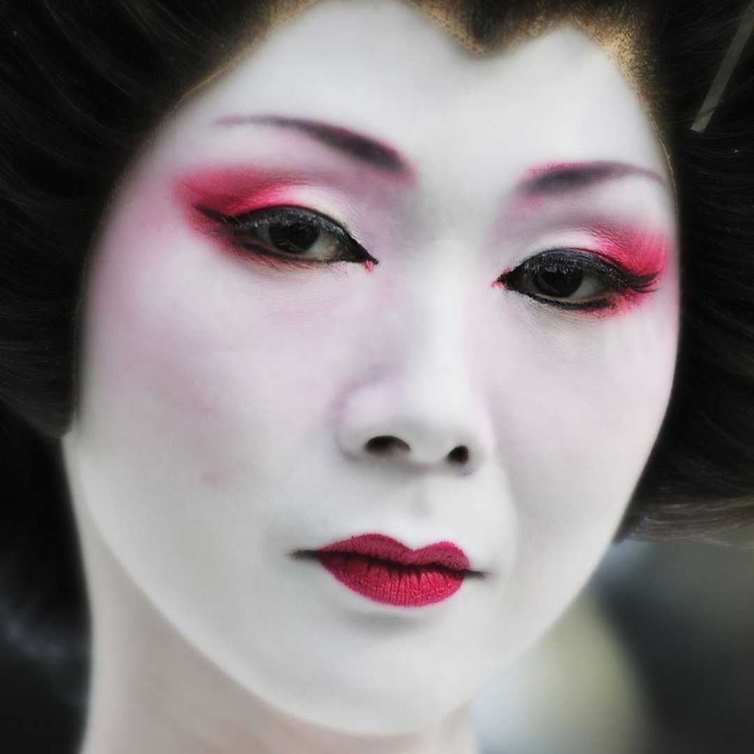 Китайский современный макияж