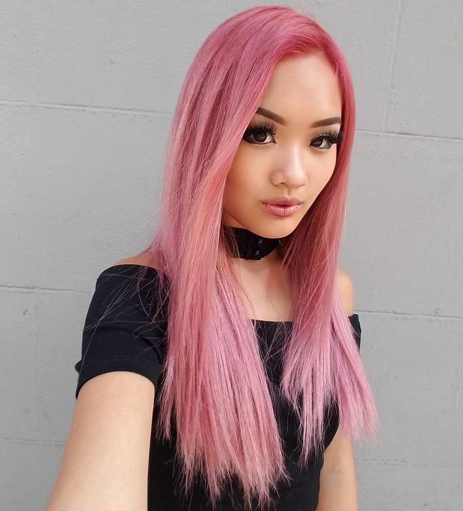 Чёрно розовые волосы