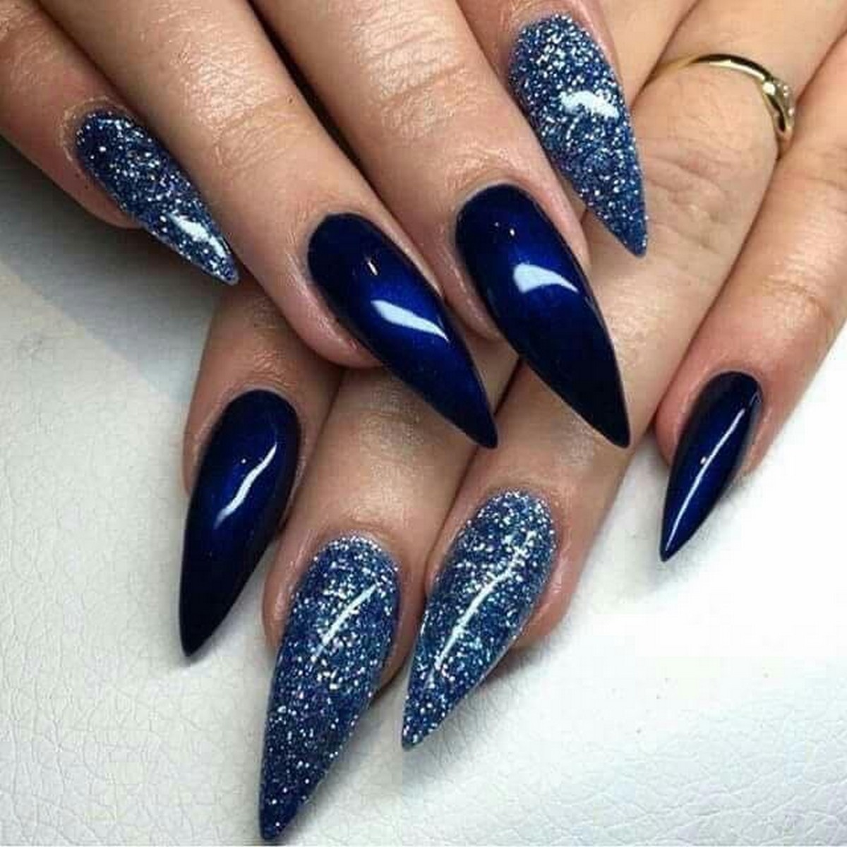 Ногти длинные острые