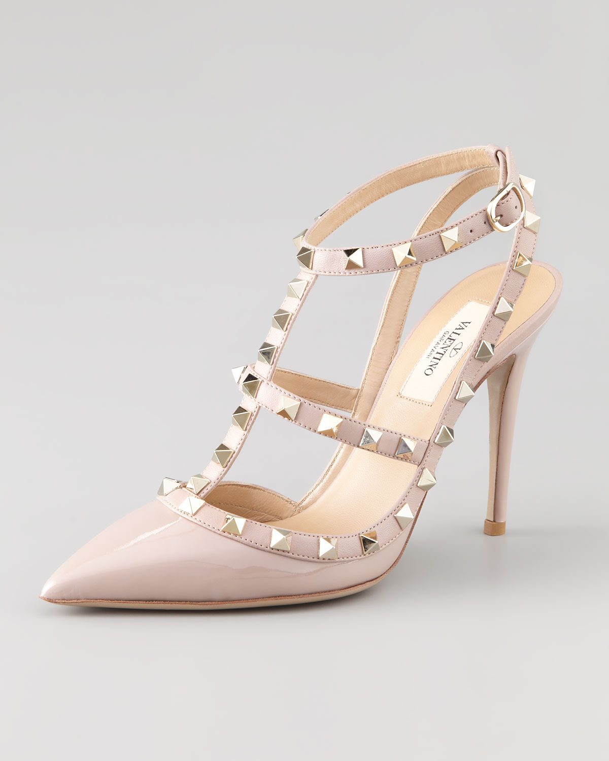 Белые туфли Valentino Rockstud