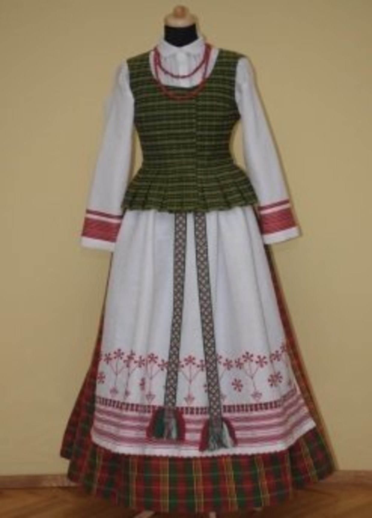 Литовский народный костюм Дзукия