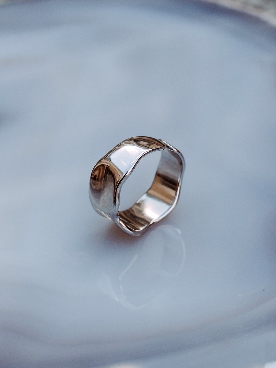 Серебряное кольцо Мятое