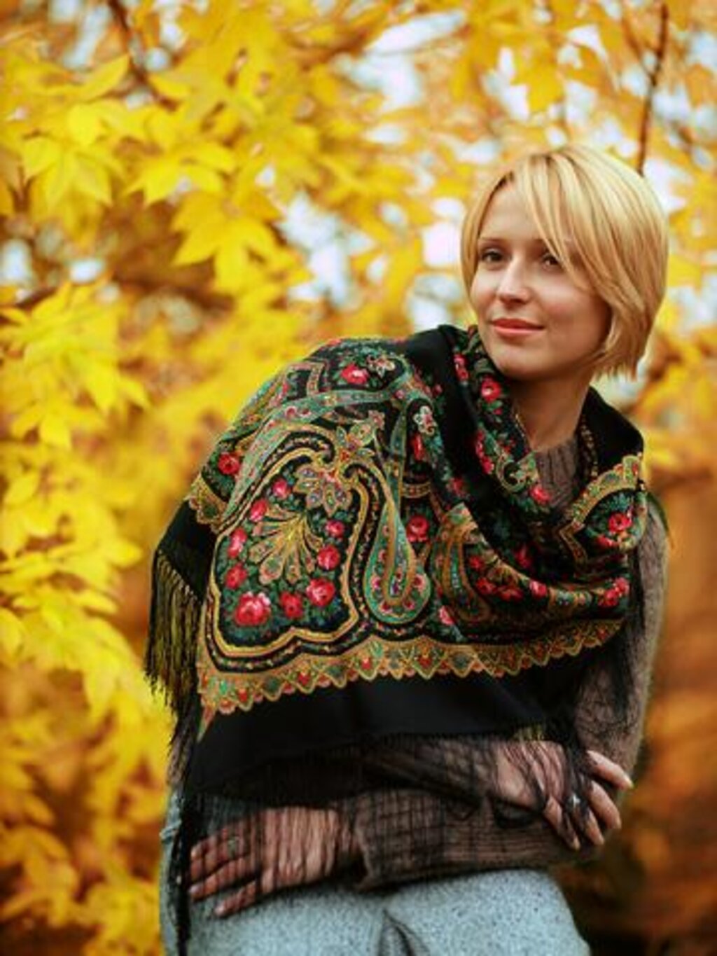 Павлопосадская шаль Рябинушка
