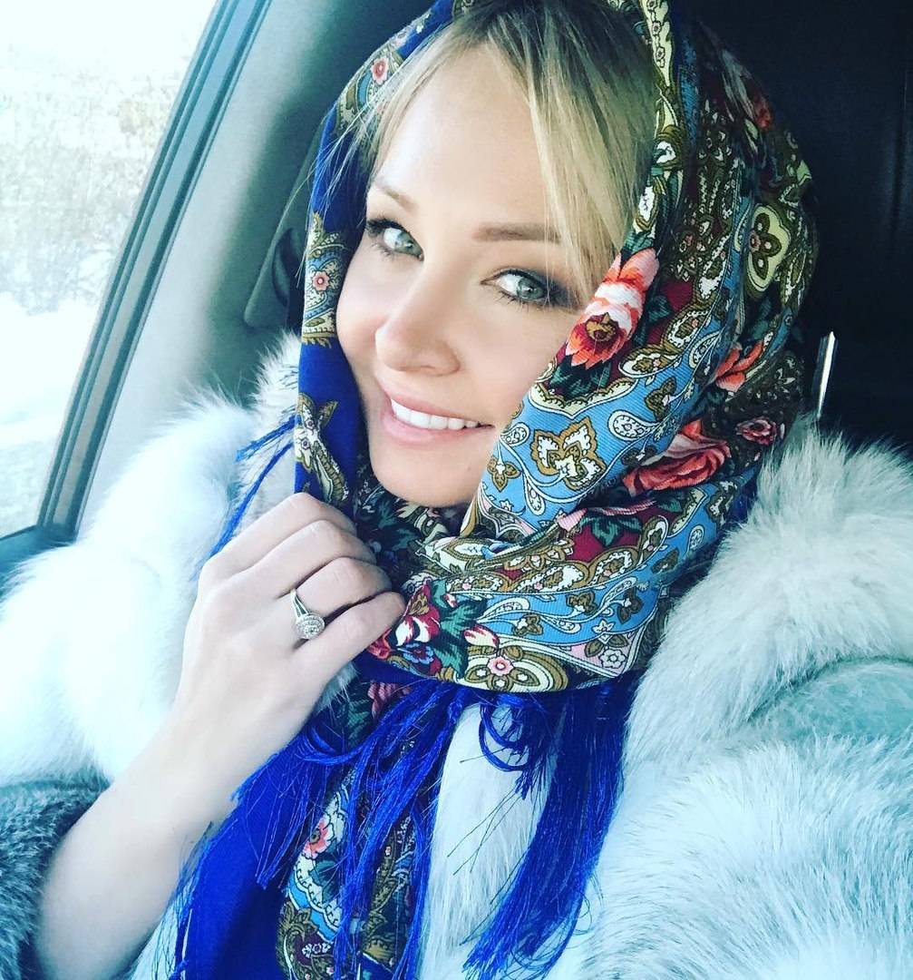 Сибирская красавица платок Павлопосадский