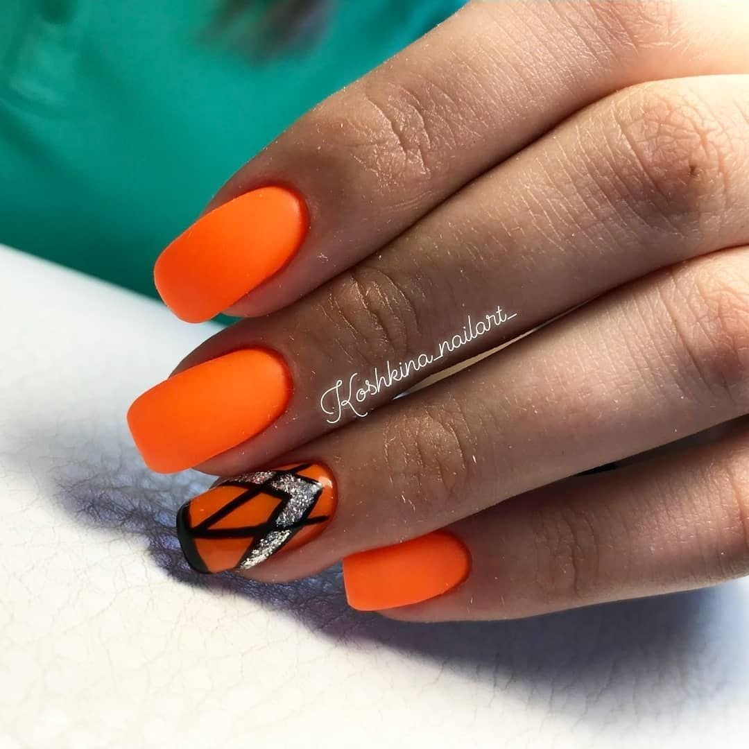 Черно оранжевый дизайн ногтей