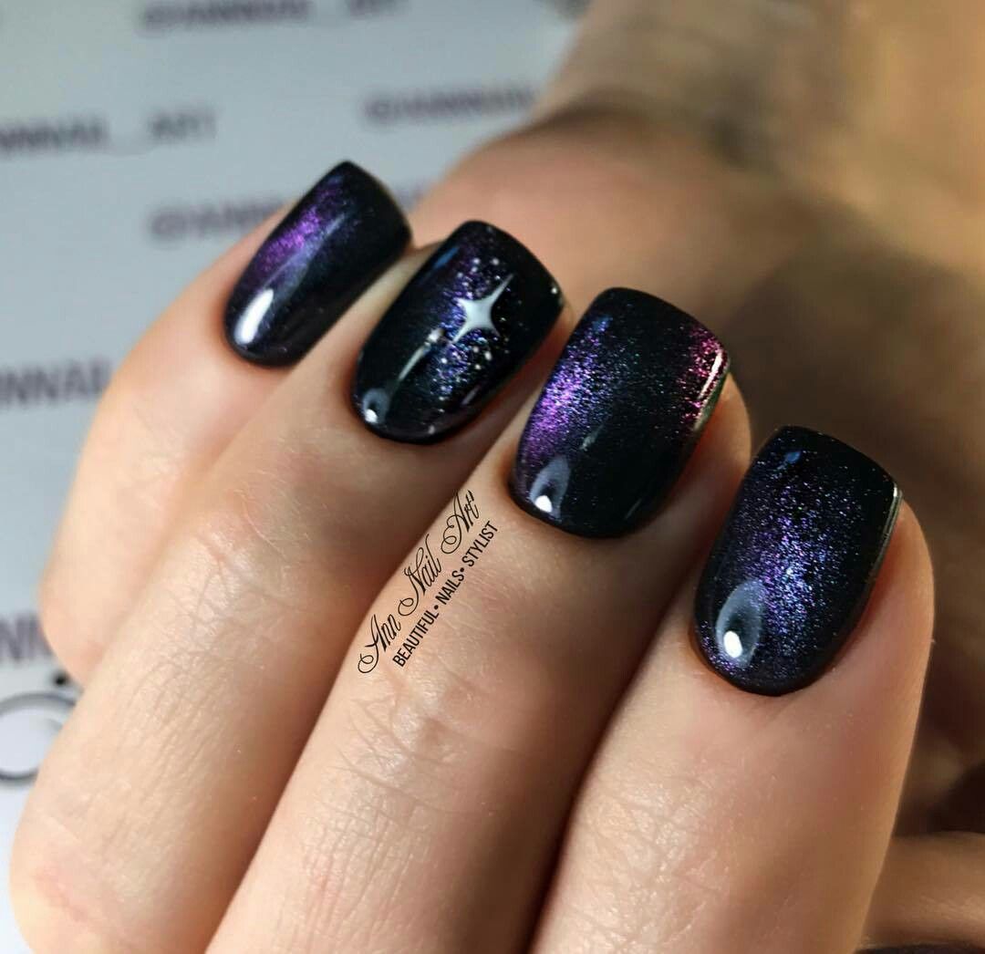 Черные ногти космос