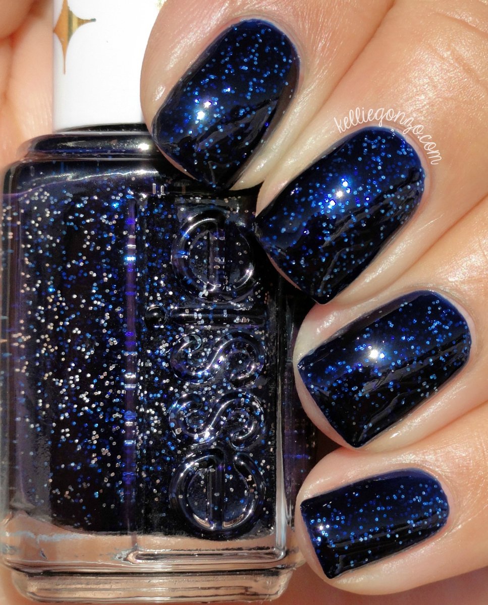 Лак Essie черный