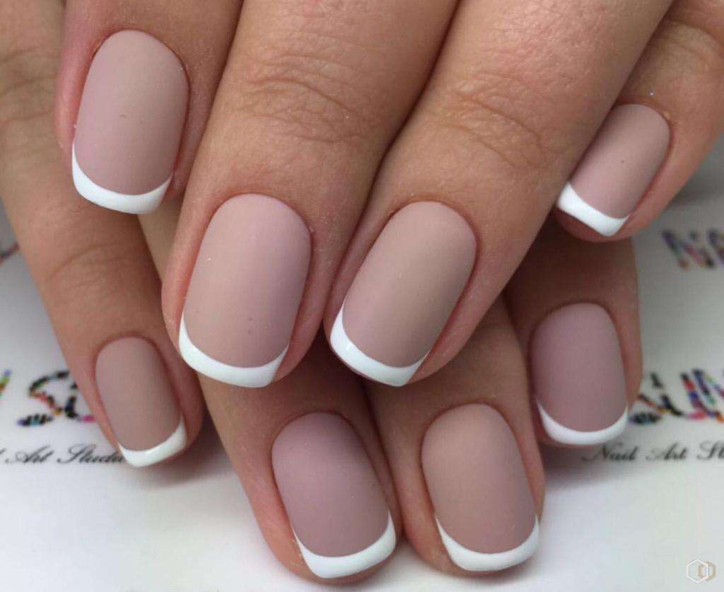 Французский маникюр на короткие