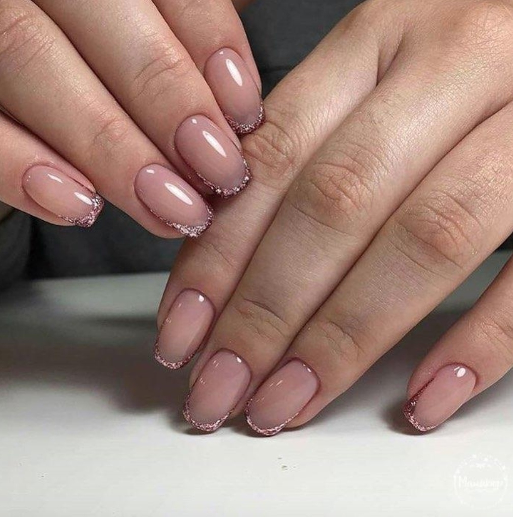 Нарощенные ногти короткие