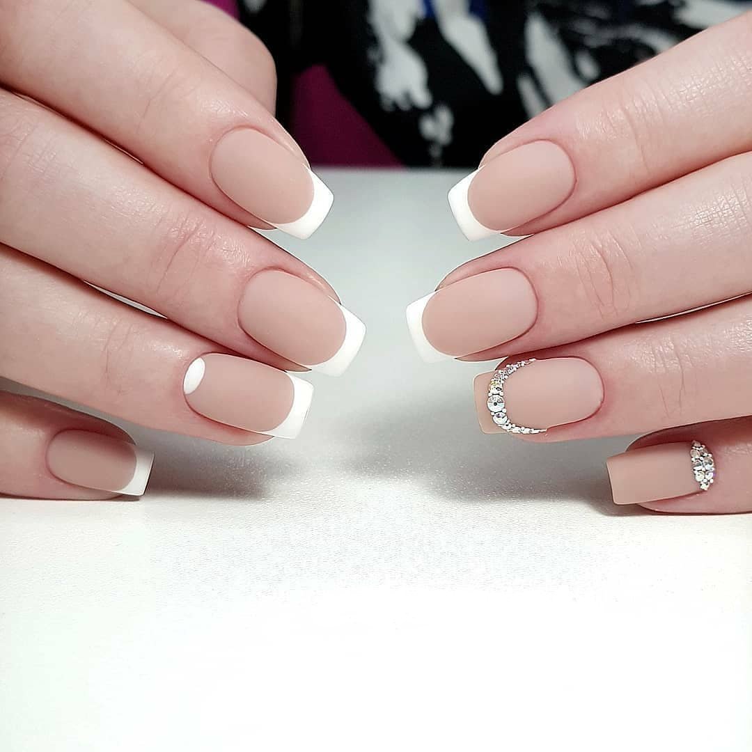 Красивый френч на короткие ногти