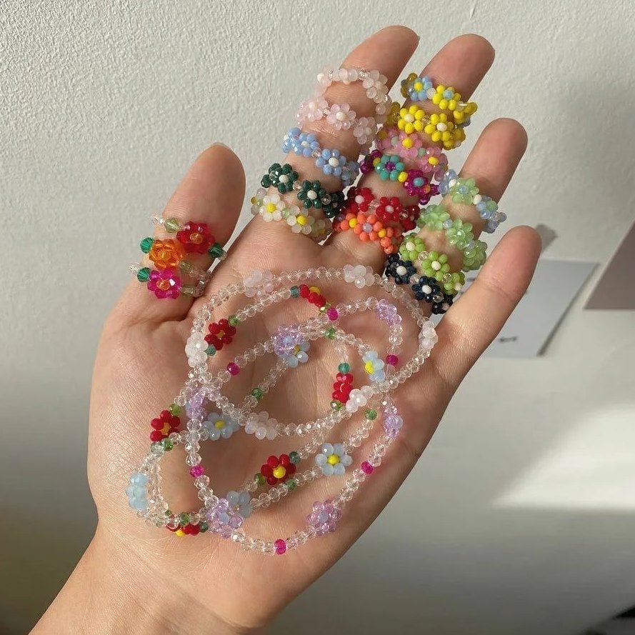 Красивые украшения из бисера