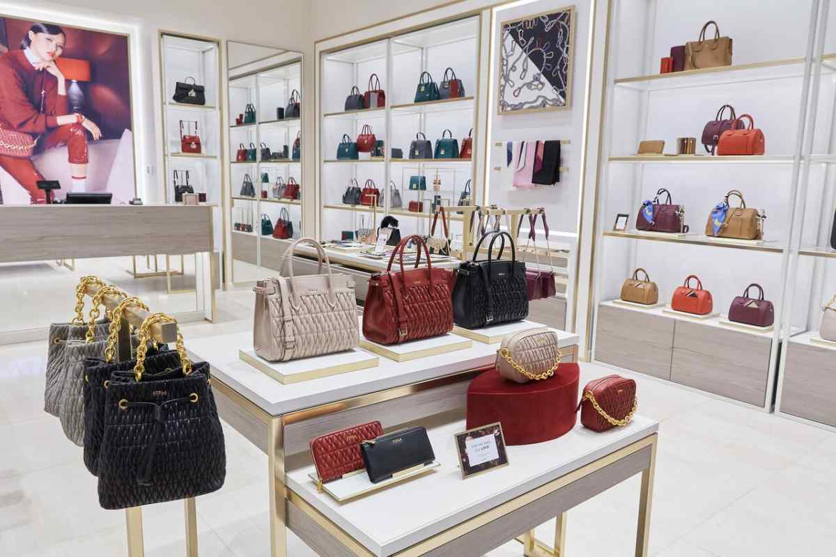 Furla аутлет белая дача