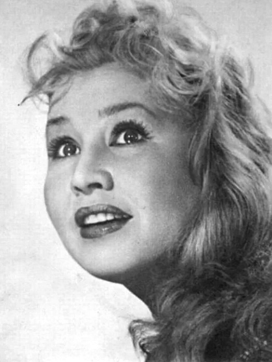 Екатерина Савинова