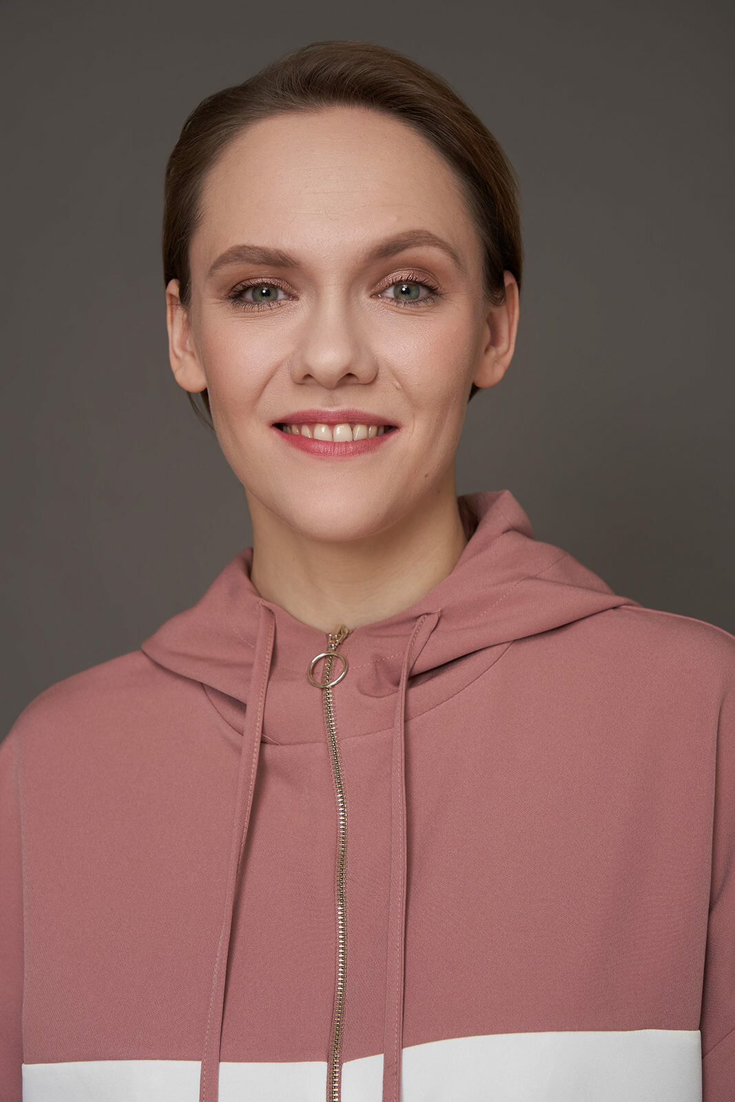 Актриса Аравина
